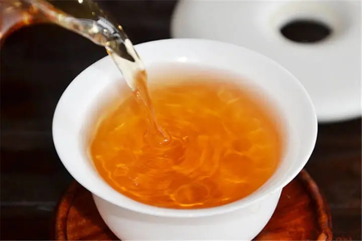 普洱生茶的十種湯色，教你一眼識別?