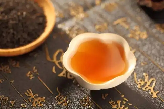 茶喝起來有點(diǎn)酸是不是變質(zhì)了？