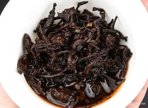 一分鐘學(xué)會(huì)從普洱熟茶湯色里辨析茶葉品質(zhì)