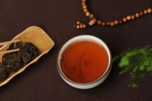 為什么喝完茶越來(lái)越餓了，普洱茶真的減肥嗎？