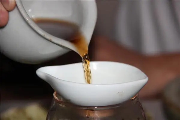 學(xué)會(huì)這4招，快速判斷出普洱茶年份！